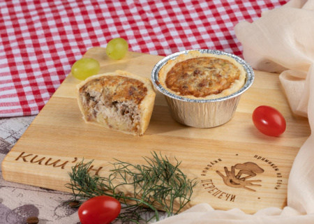 Киш'ен с фаршем, томатом и сыром